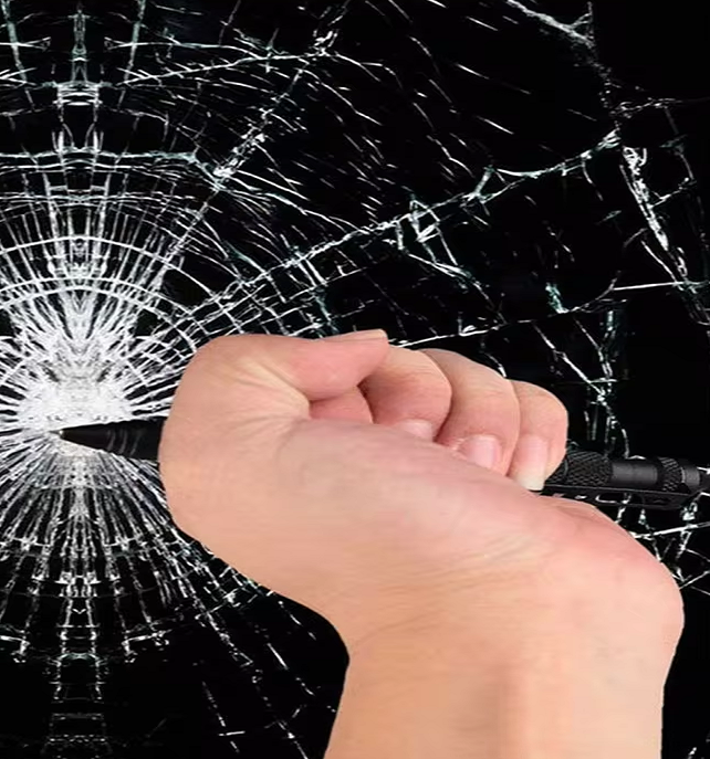 Taktisk kuglepind der ødelægger et vindue